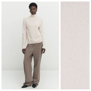 NWT. Massimo Dutti Cream Wool/Cashmere Blend Sweater with High Neck. Size S.